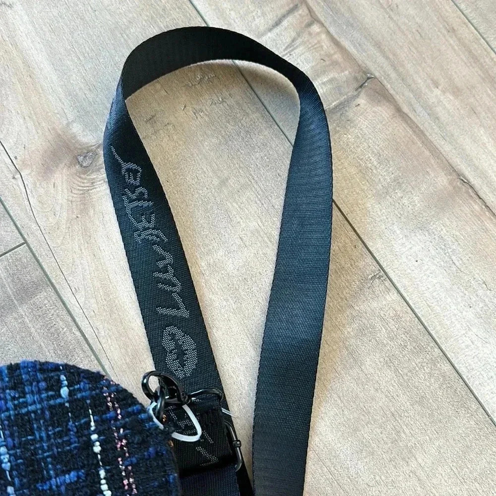 Betsey Johnson Black Plaid Heart Crossbody Bag - Picture 6 of 6